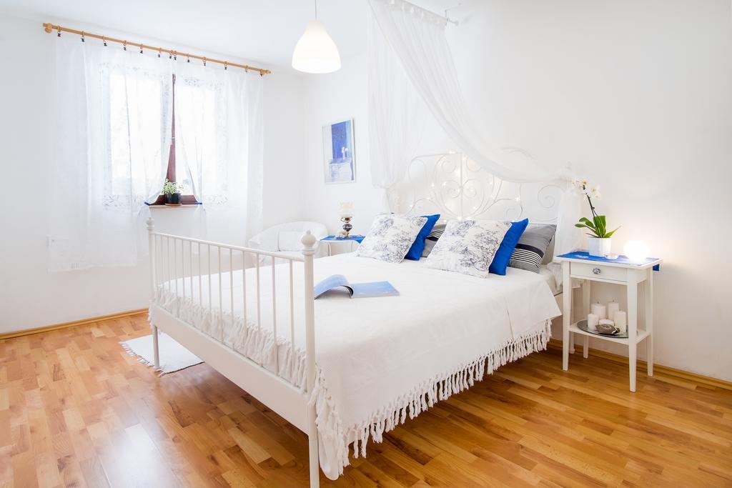Apartment Katarina Малинска Номер фото